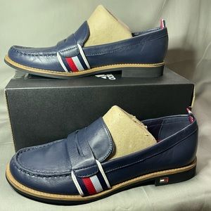 Tommy Hilfiger KARVEL clasic penny loafers 
Women 6.5 M